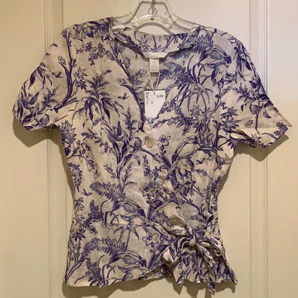 H&M Tops - Women’s H&M floral bird butterfly 🦋 linen blouse